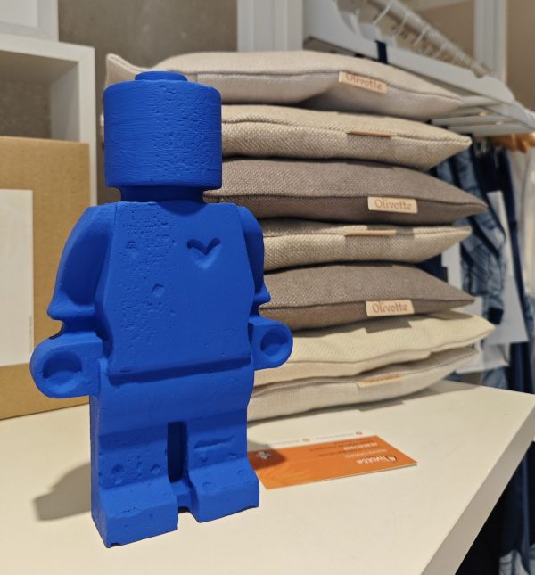 DONNEUR AMOUR BLEU KLEIN 20 cm